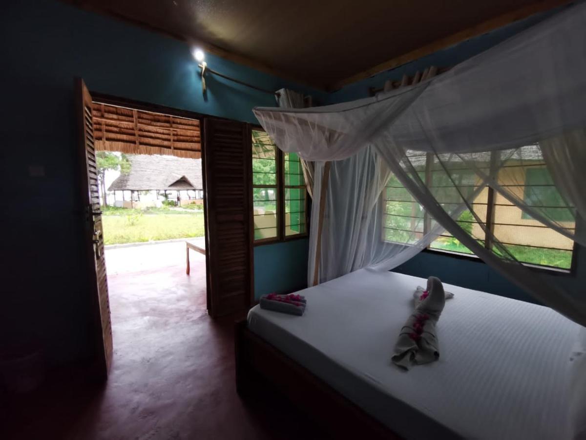 Afro Whale Shark Safari Bed & Breakfast Kilindoni Ngoại thất bức ảnh